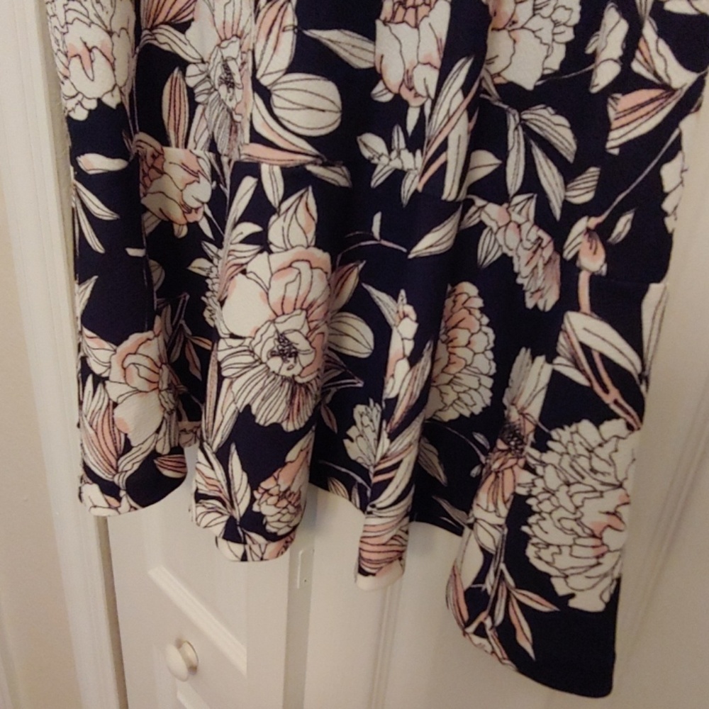 Necessary Objects floral midi dress - Picture 3 of 6